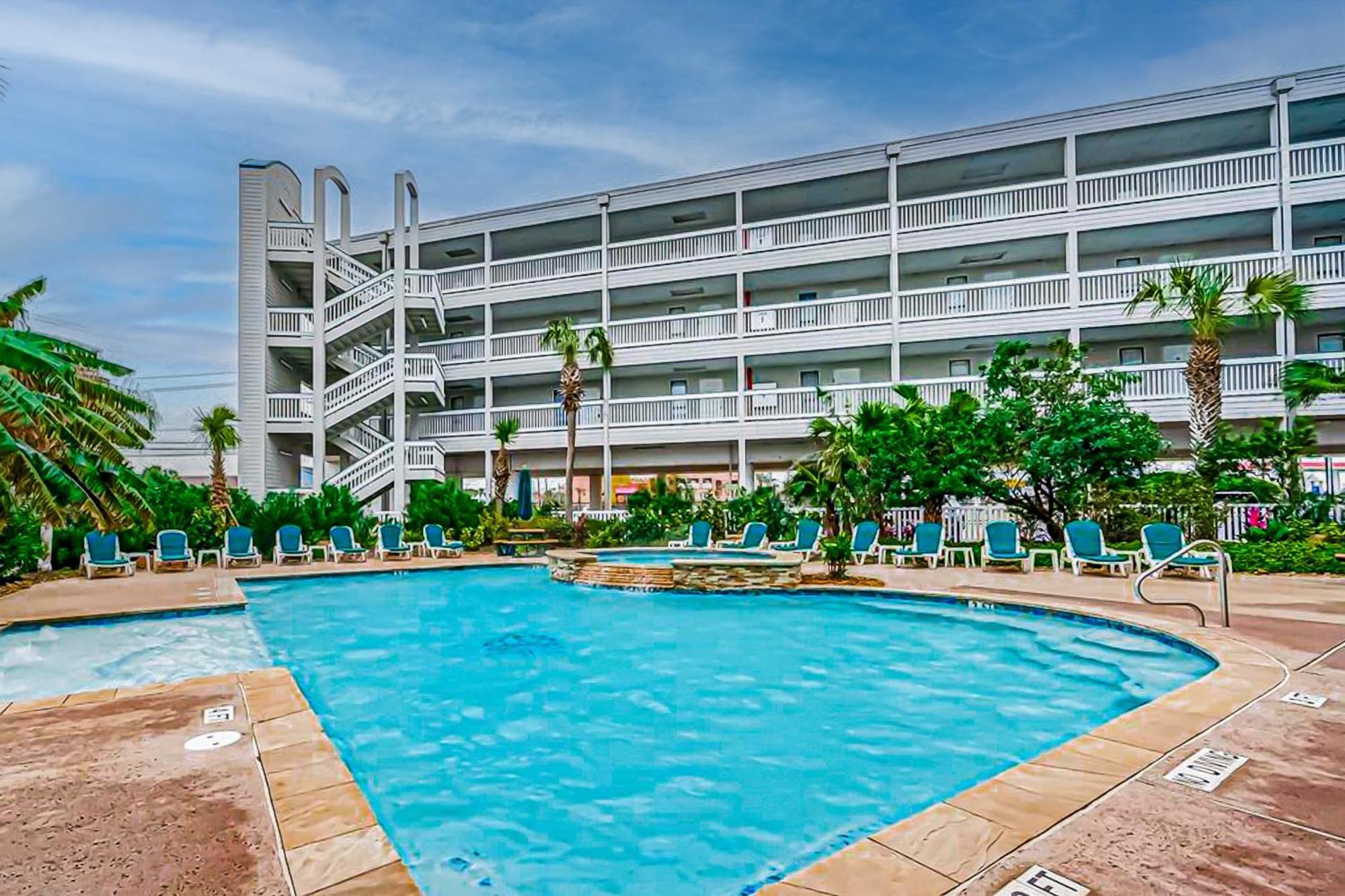 Seawall View Apartment
