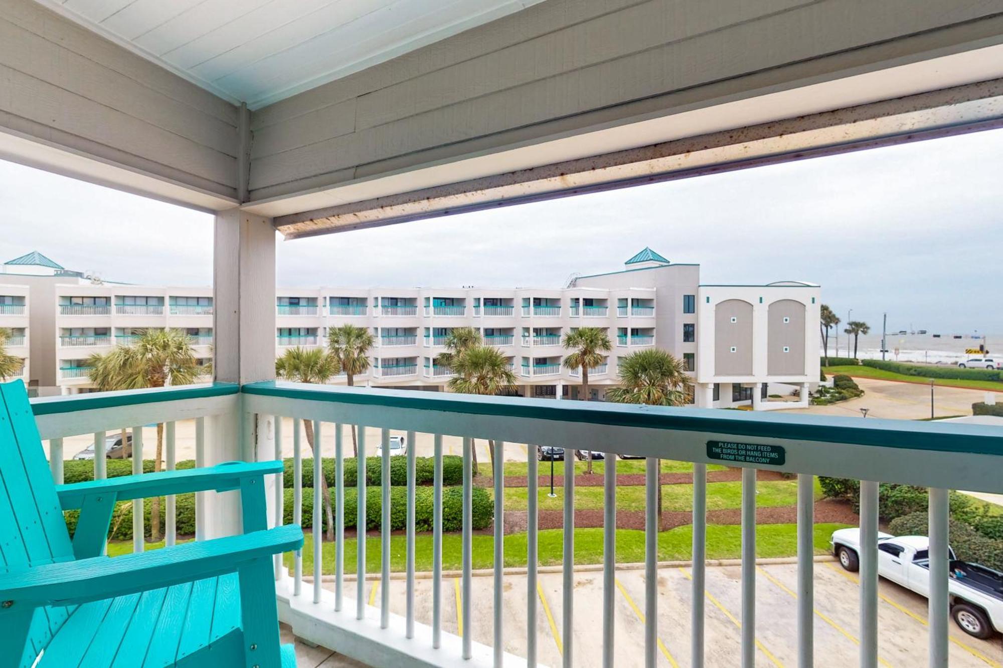 Seawall View Apartment *
